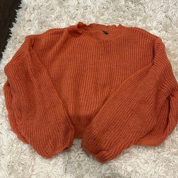 oversized orange sweater - Picture 2 of 2